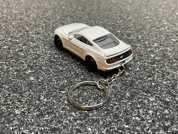 2019 Mustang GT S550 White Keychain Diecast Car Hot Wheels