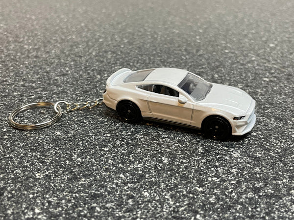 2019 Mustang GT S550 White Keychain Diecast Car Hot Wheels